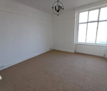 3 bedroom flat to rent - Photo 5