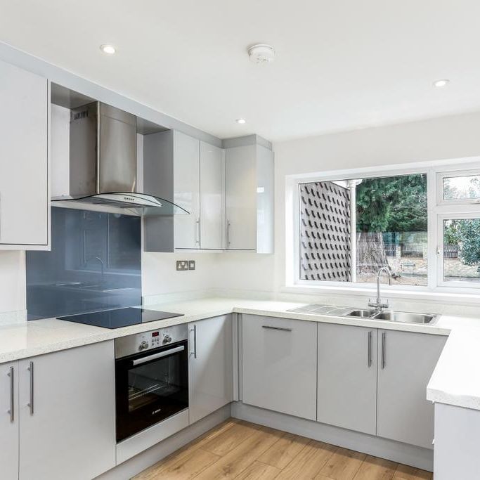 4 bedroom detached house to rent - Photo 1