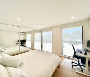 Cozy & Light Filled Family Home - Photo 3