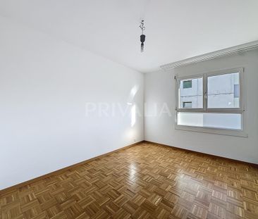 Beautiful through apartment in the heart of a residential neighborhood - Foto 4