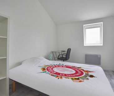 Anatole France Roommate 5 Bedrooms at Ronchin - Photo 3