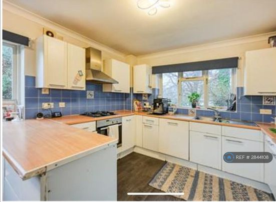 4 bedroom detached house to rent - Photo 1