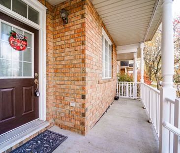 For Lease - 407 Hollandview Trail, Aurora, Ontario - Photo 3