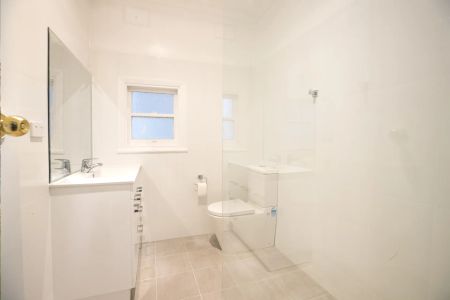 Central to Town - Photo 4