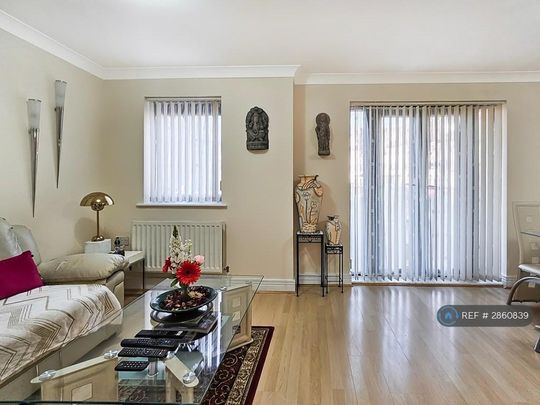 2 bedroom flat to rent - Photo 1