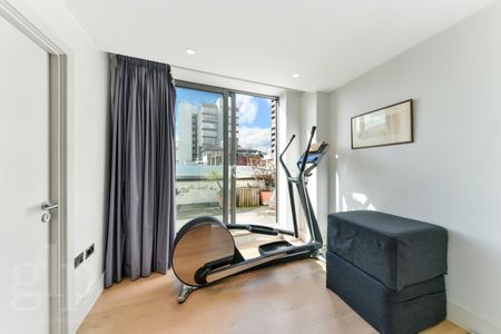 2 Bedroom Flat, Lexington Street, London, Greater London, Soho, W1F - Photo 3