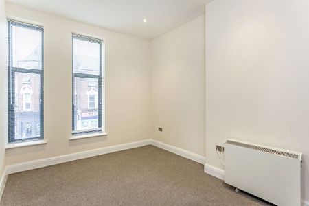 1 Trinity Road, London, SW17 - Photo 2