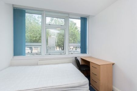 Guildhall Walk, Portsmouth - Photo 5