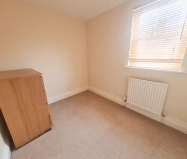 2 bedroom maisonette to rent - Photo 2