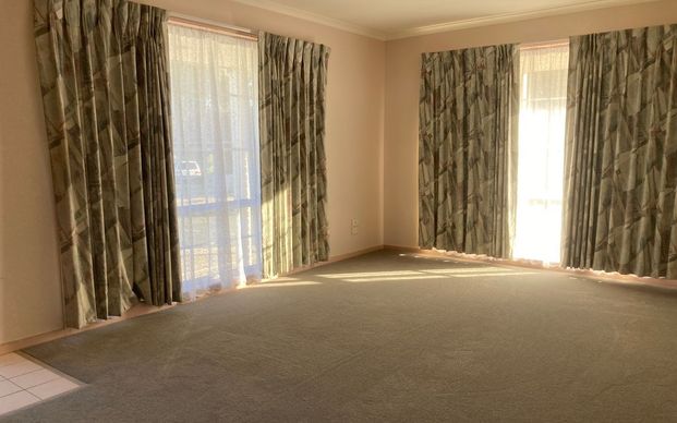 Great Two Bedroom Unit! - Photo 1