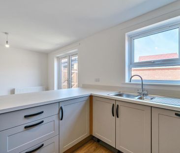 4 bedroom detached house to rent - Photo 5