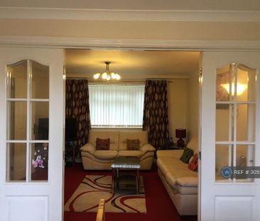4 bedroom semi-detached house to rent - Photo 1