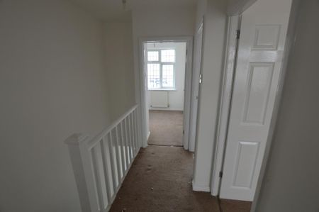 3 bedroom terraced house to rent - Photo 4