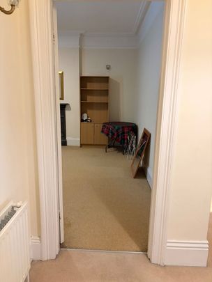 2 Bed Flat, Madeley Road, W5 - Photo 1