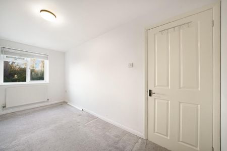 4 bedroom terraced house to rent - Photo 2