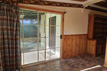 Classic Family Home Available on a 12 Month Lease - Photo 2