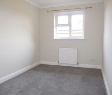 2 bedroom semi-detached house to rent - Photo 4