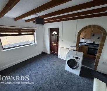 2 bedroom terraced house to rent - Photo 2