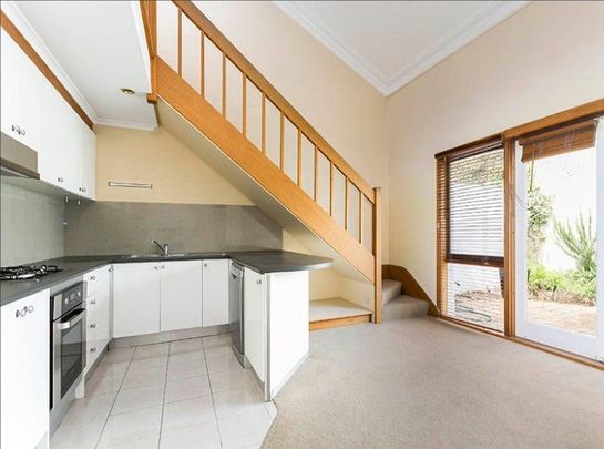 Large 2-bedroom house with HUGE mezzanine - Photo 1