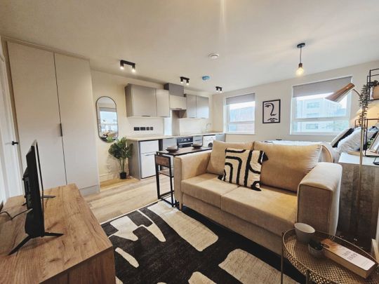 Holgate Court, RM1, Romford - Photo 1