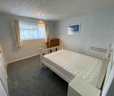 4 bedroom semi-detached house to rent - Photo 3