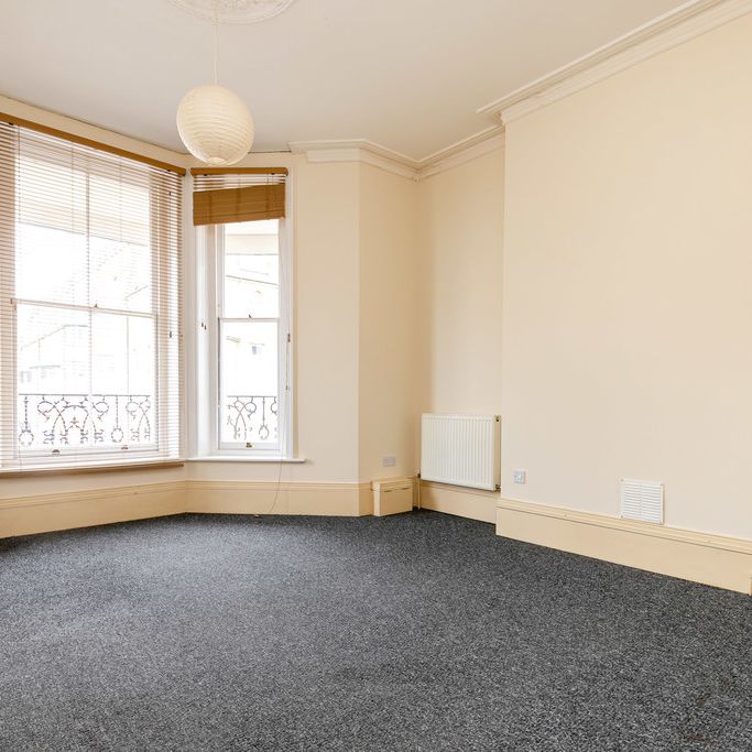 2 bed flat to rent in Warrior Square, St Leonards-on-Sea - Photo 1