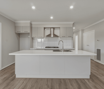 Spacious Family Home with Dual Ensuites in Prime Court Location - Photo 4