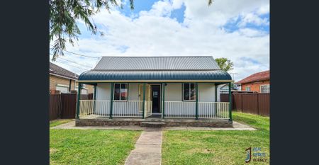 Perfect Family Home Close to School & Shops - Photo 5
