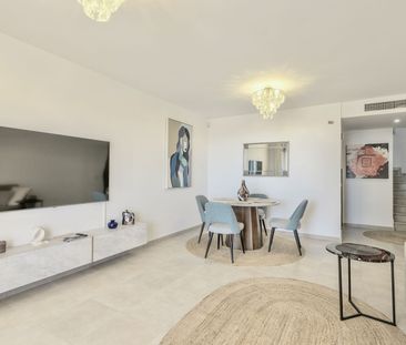 Duplex in Altos de los Monteros - Foto 4