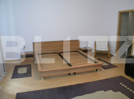 3 camere, semidecomandat, 140 mp, imobil casa/vila, zona 7 strazi! Garaj! - Photo 2