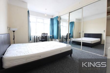 7 bedroom detached house to rent - Photo 2