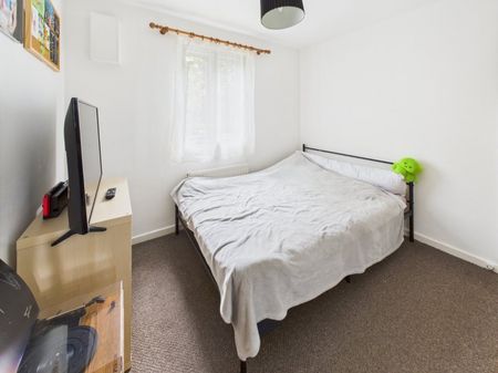 Vicarage Way, Colnbrook, Berkshire,SL3 - Photo 2