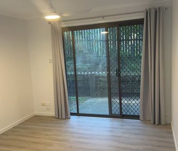 Apartment Located Logan Central, walk to Shopping Center and Bus St... - Photo 2