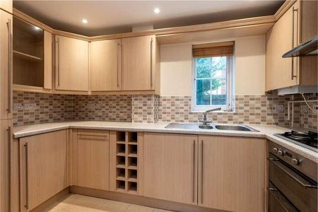 Amethyst House, Amethyst Drive, Sittingbourne, Kent, ME10 - Photo 2