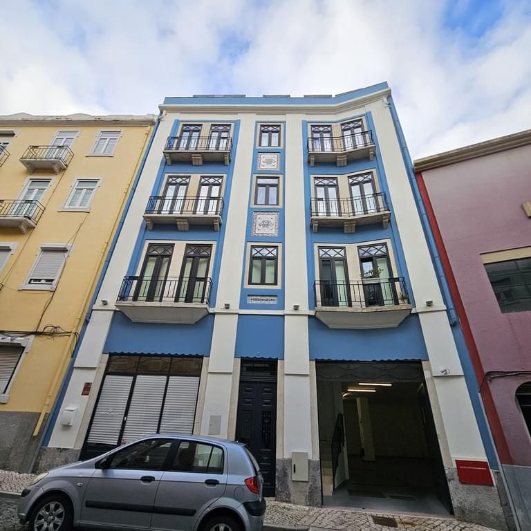 2 Bedroom Apartment with parking, Arroios, Lisboa - Photo 1
