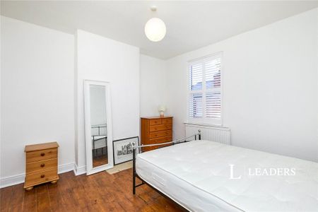 3 bedroom terraced house to rent - Photo 2