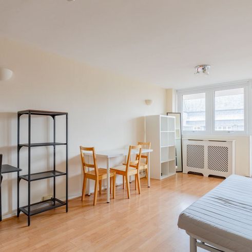 Leather Lane - Photo 1