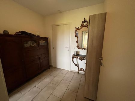 Comfortabel appartement met 2 slaapkamers, terras en garage - Foto 3