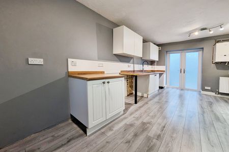 Byron Road, SO19 - Photo 3