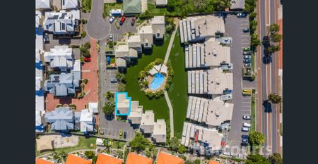 Lakeside Living Made Easy - Photo 5