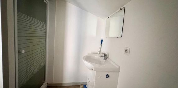 STUDIO MEUBLE A LOUER A ROANNE - HOTEL DE VILLE - Photo 2