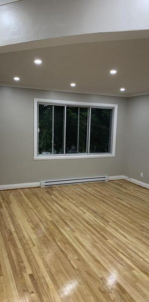 5 1/2 Availble From July 1st (2nd Floor) - Photo 1
