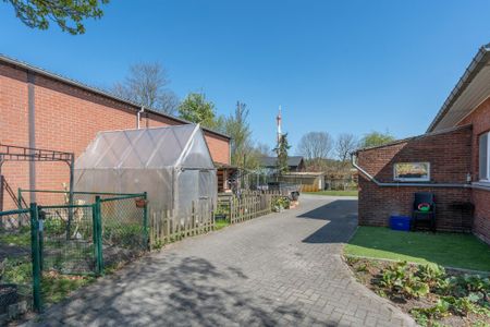 Charmante woning met 3 slpk, tuin en garage te Oud-Turnhout. - Photo 2