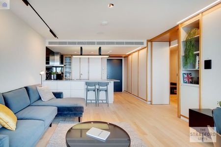 Manhattan Loft Gardens, 20 International Way, London - Photo 4