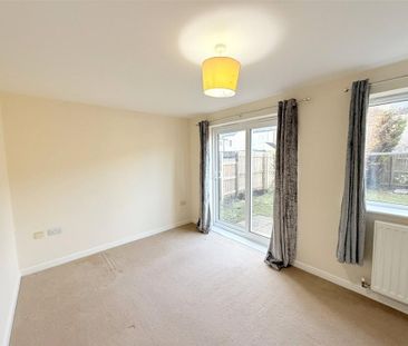 3 bedroom end of terrace house to rent - Photo 4