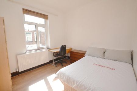 5 bedroom terraced house to rent - Photo 5