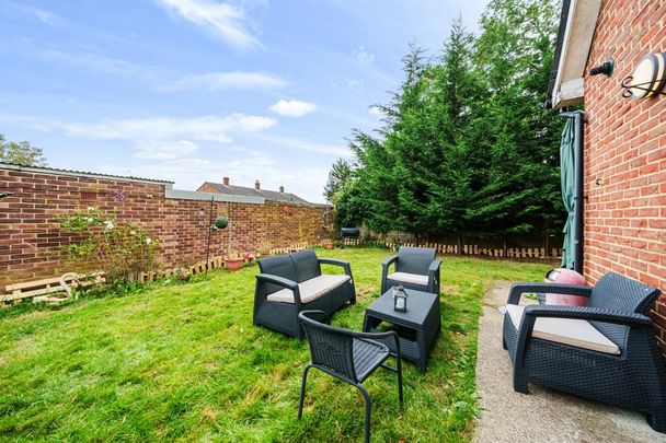 2 bedroom detached house to rent - Photo 1