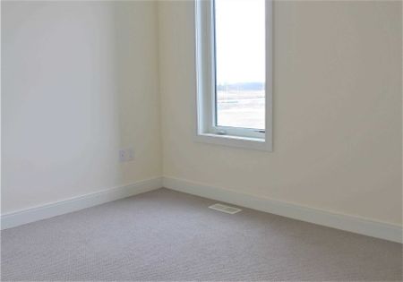 For Lease - 447 Veterans Drive, Brampton, Ontario - Photo 3