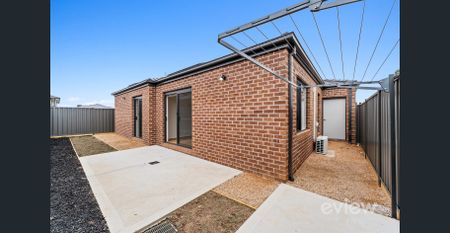 Brand new Stunning Family Home in Manor Lakes! - Photo 2