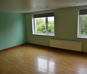 2 bedroom semi-detached house to rent - Photo 4